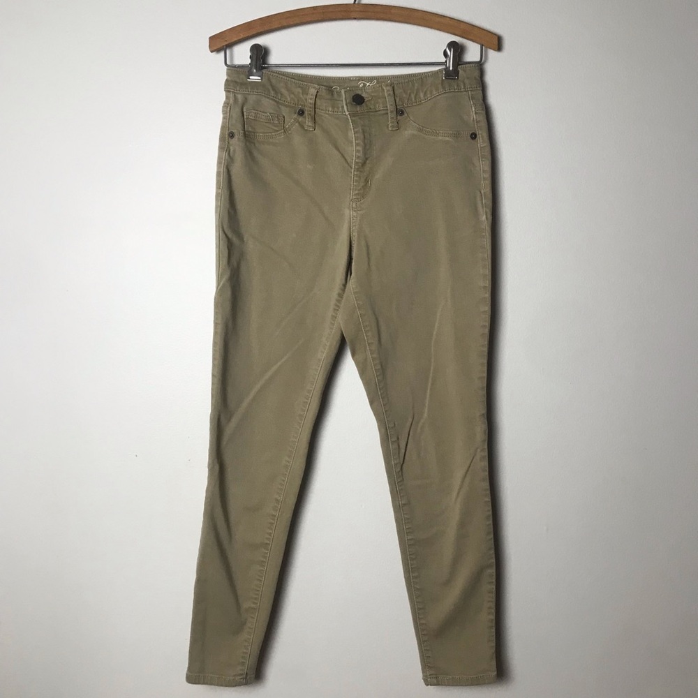 Universal Tread Tan High Rise Jeggings. Size 4/27S